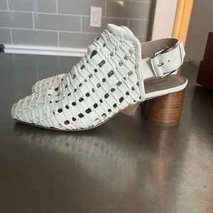 Donald Pliner White Shoes size 7